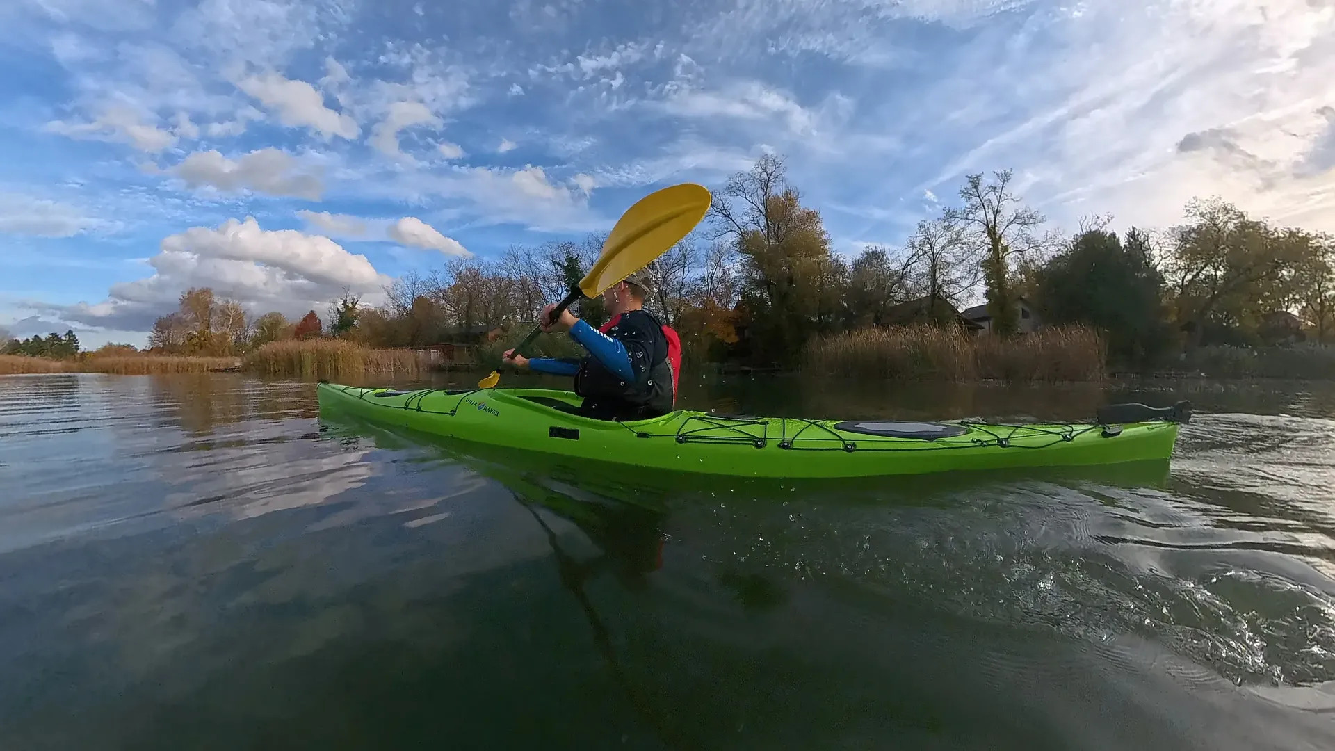 Fitness jellegű kajakozásra is jól használható
