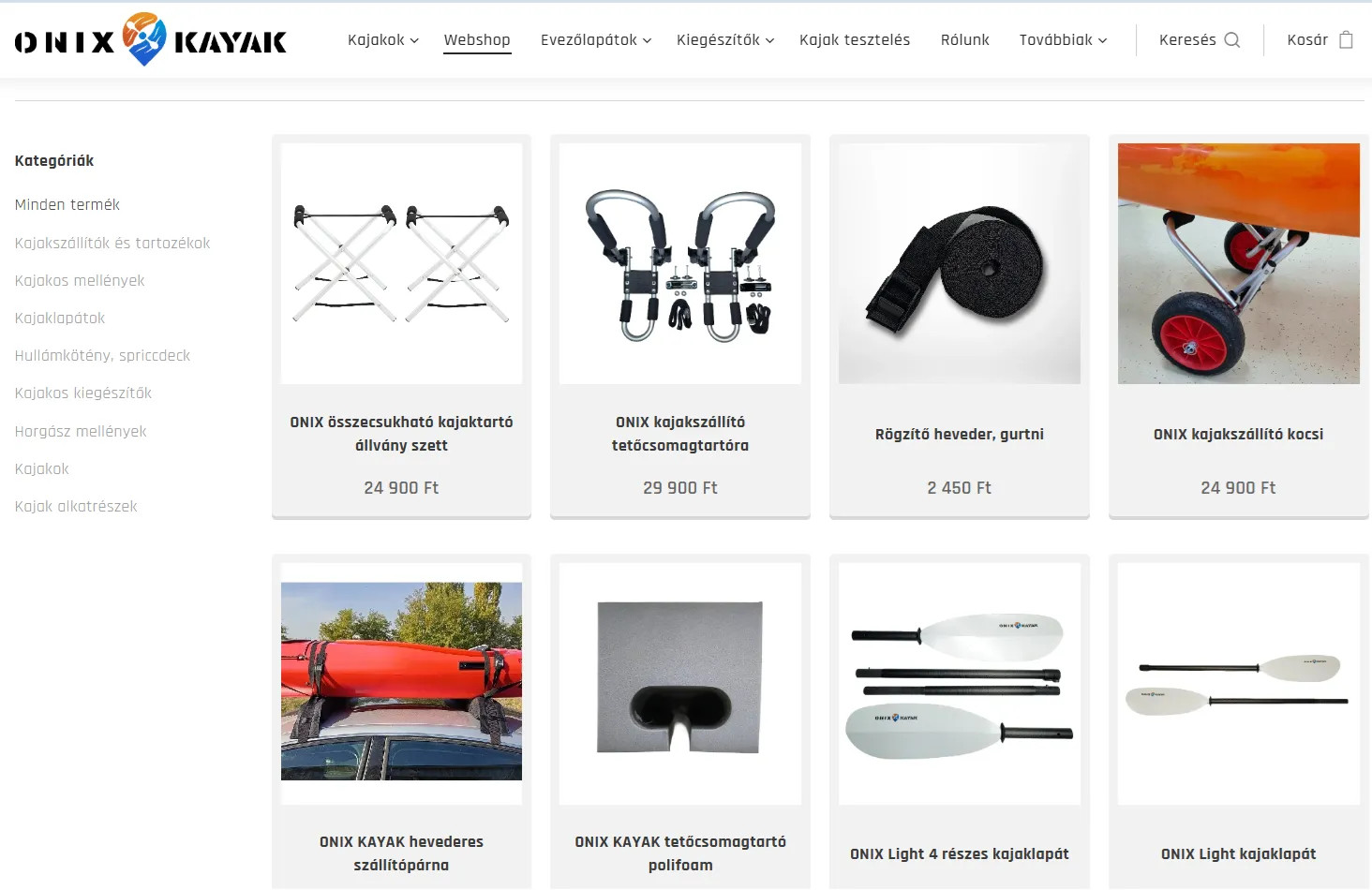 Kajakos webshop termékoldalai képernyőn.